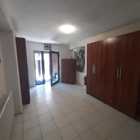Arlan Apartmán *